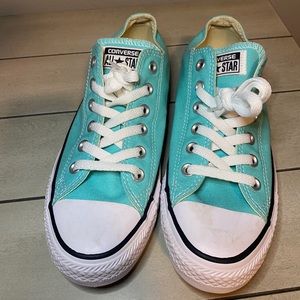 Converse Chuck Taylors (low)